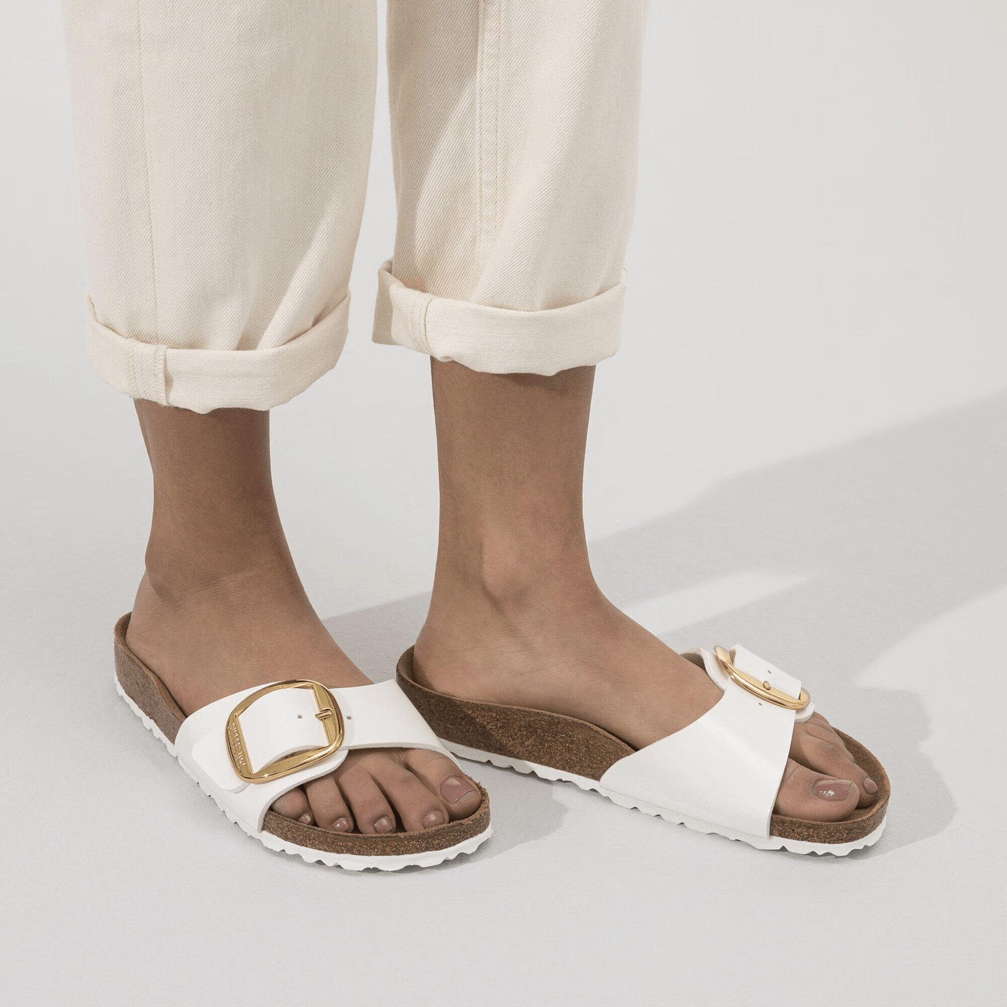 Bílo-zlaté narrow pantofle Birkenstock Madrid Big Buckle Birko-Flor Patent