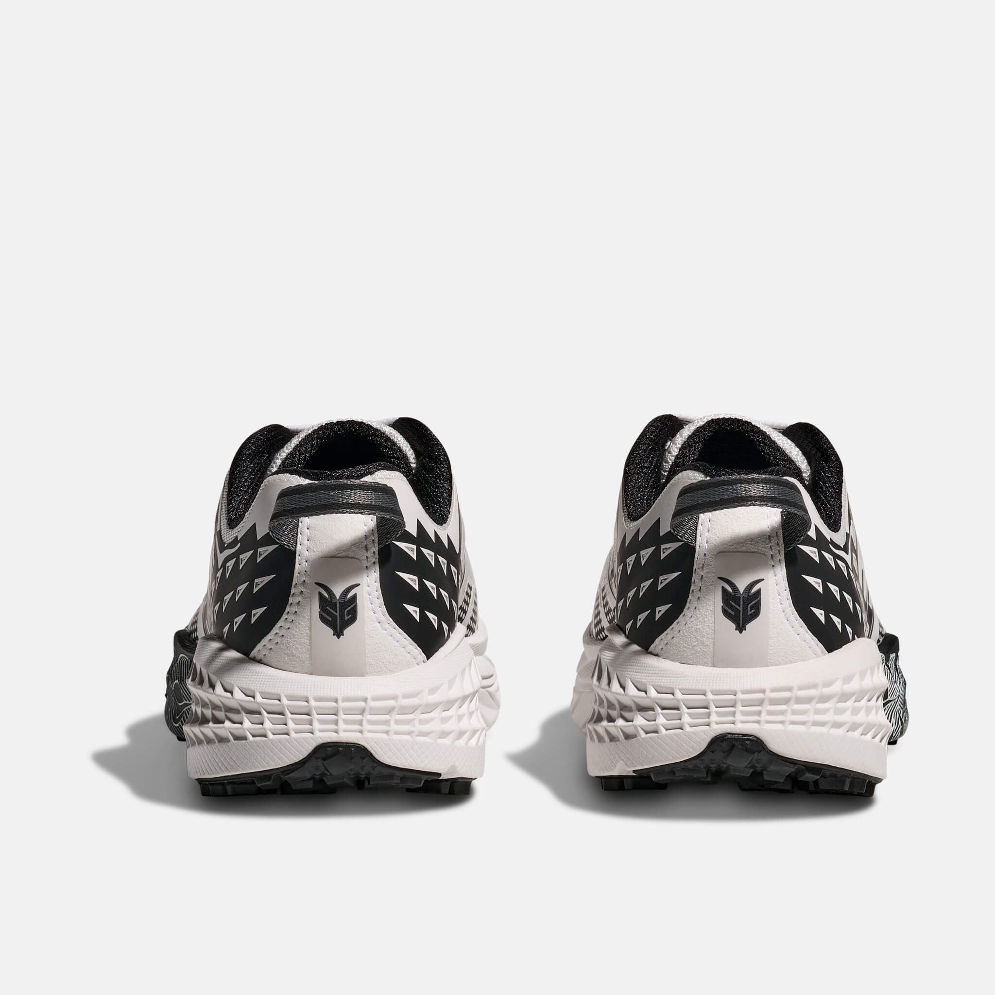 Unisex černo-bílé tenisky Hoka Speedgoat 2