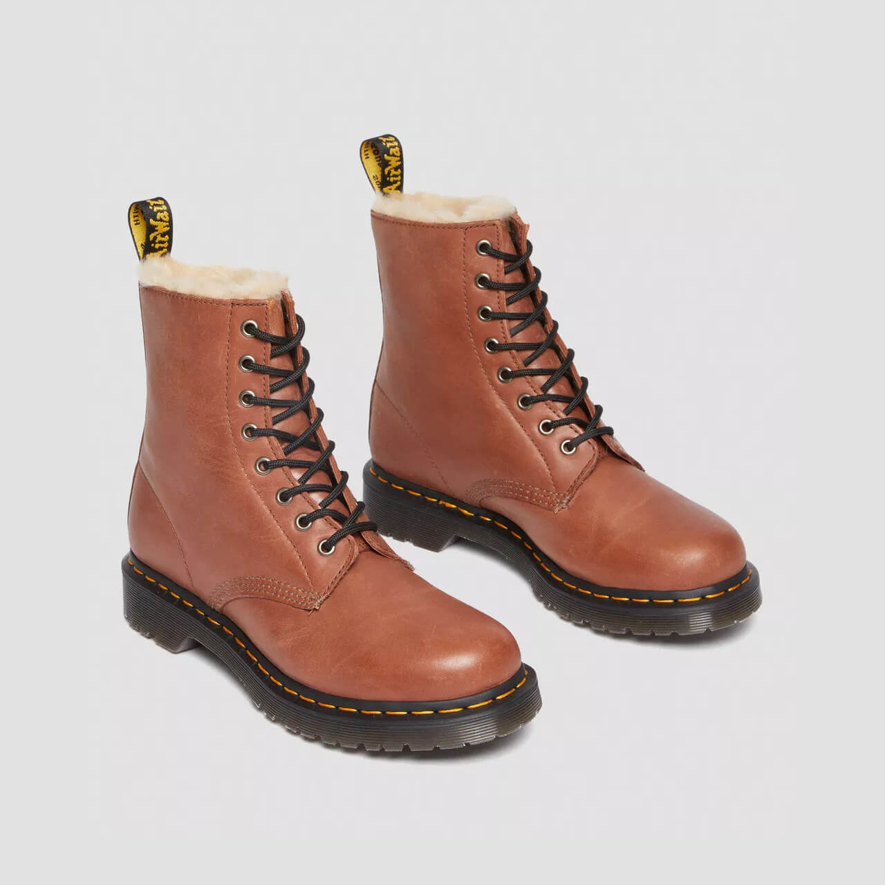 Dámské hnědé kotníkové boty Dr. Martens 1460 Serena