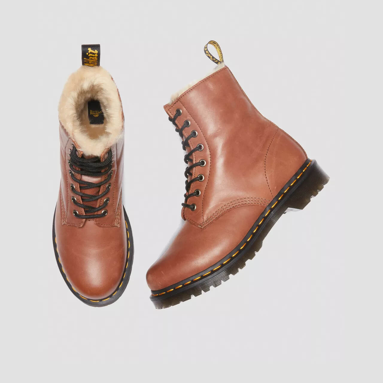 Dámské hnědé kotníkové boty Dr. Martens 1460 Serena