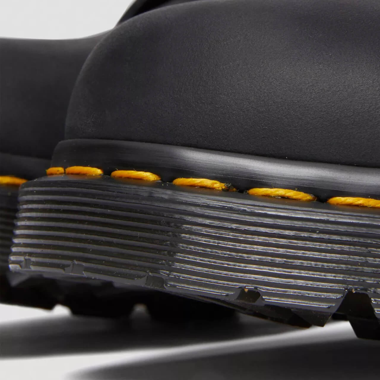 Pánské černé polobotky Dr. Martens 1461