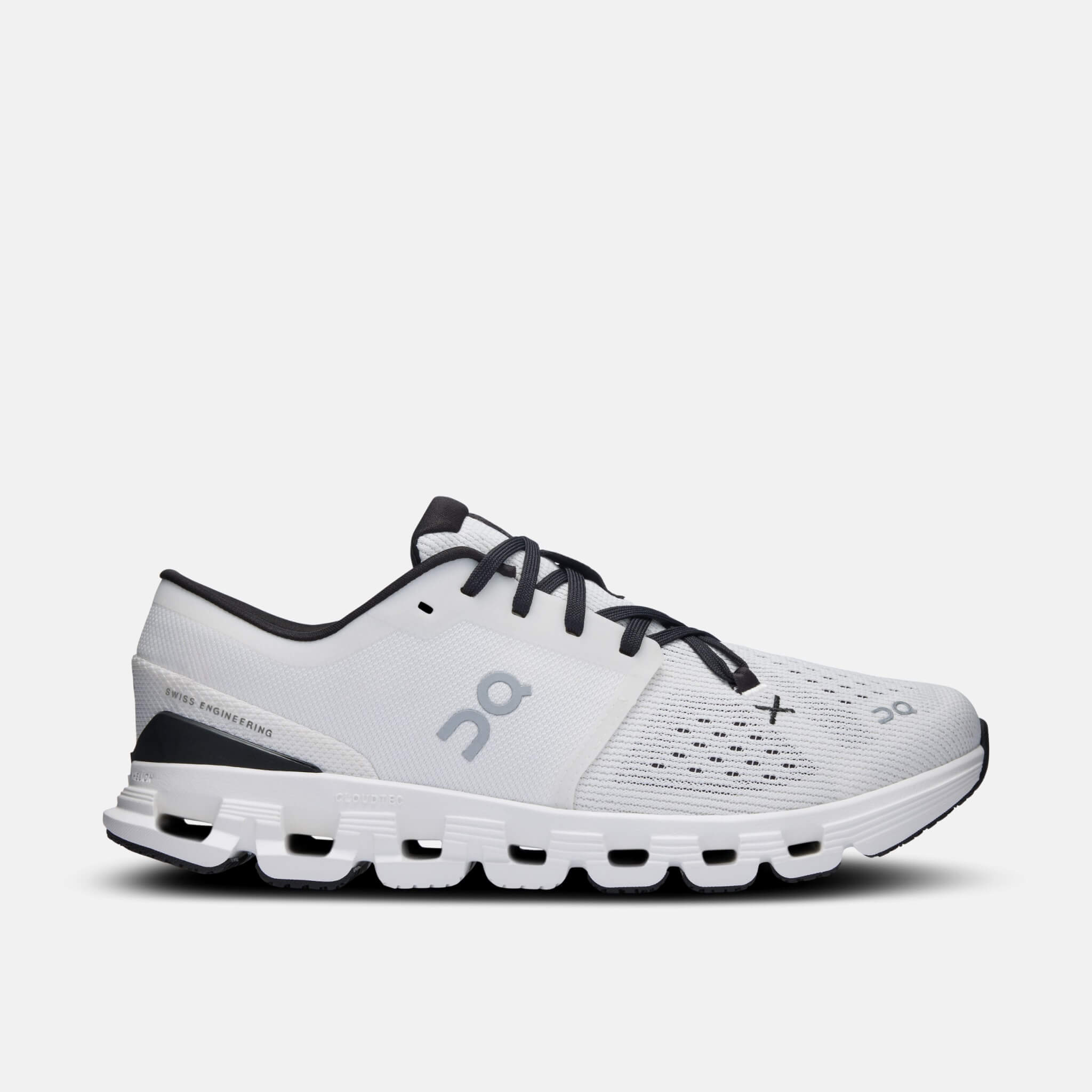 Dámské bílé běžecké tenisky On Cloud X 4