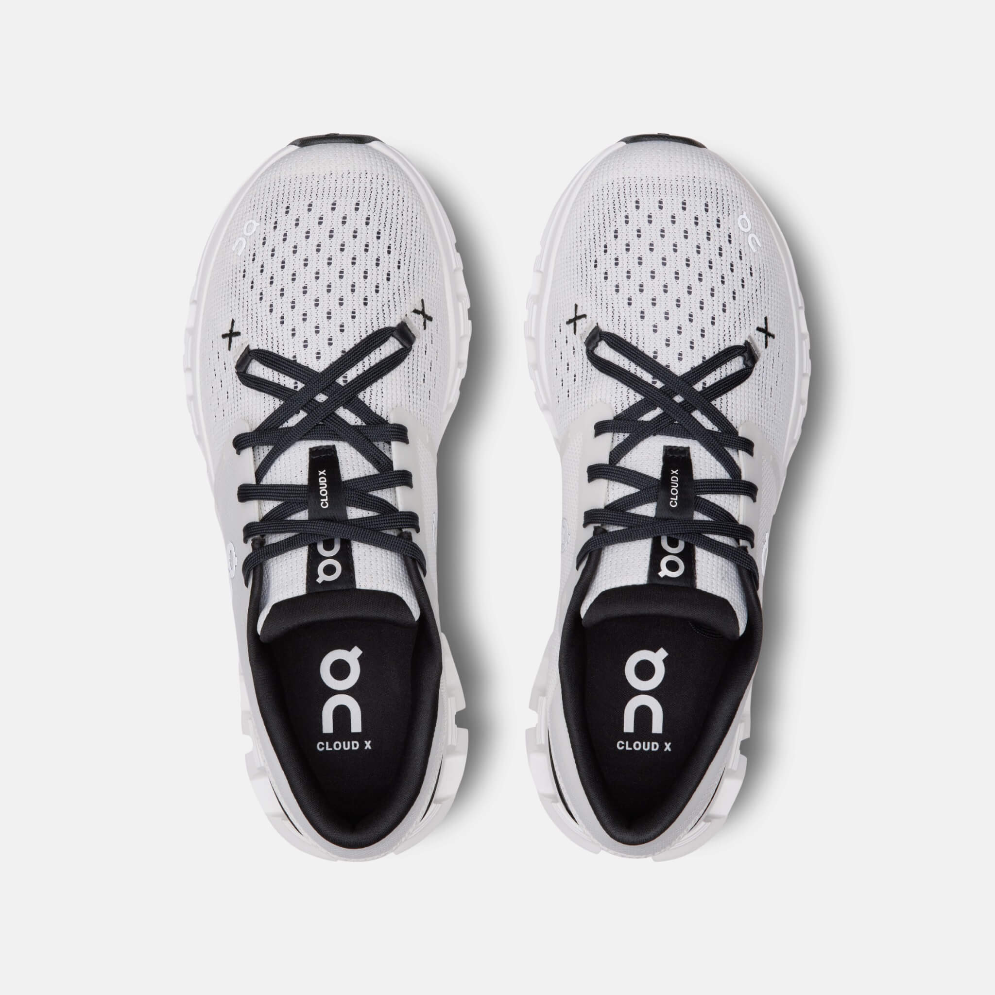 Dámské bílé běžecké tenisky On Cloud X 4