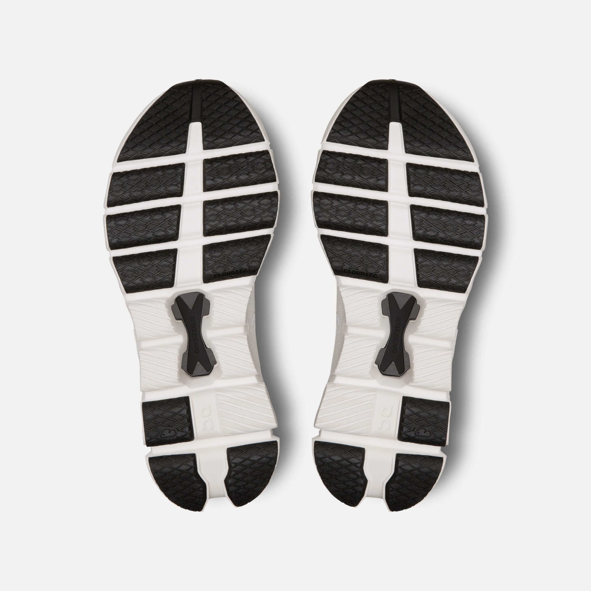 Dámské bílé běžecké tenisky On Cloud X 4