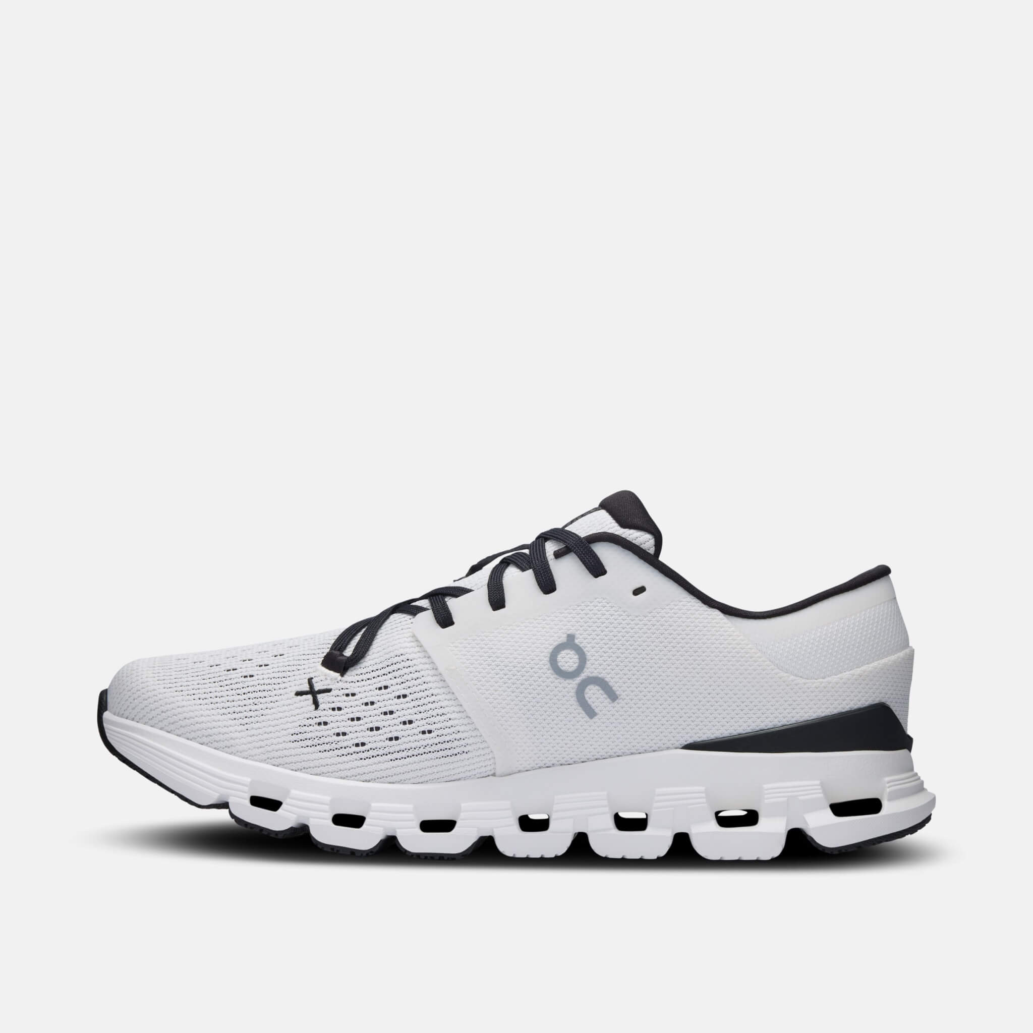 Dámské bílé běžecké tenisky On Cloud X 4