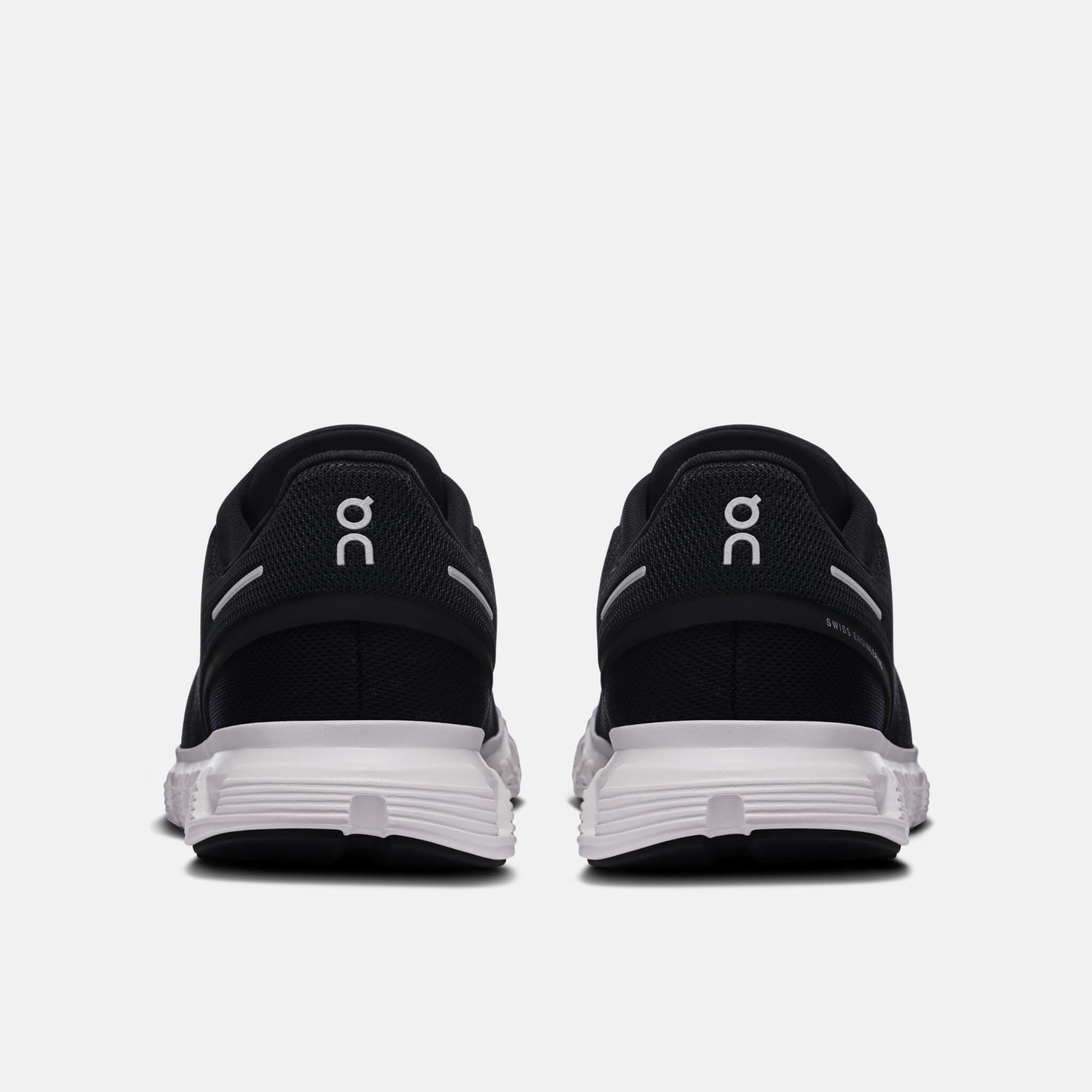 Dámské černo-bílé běžecké boty On Cloud 6