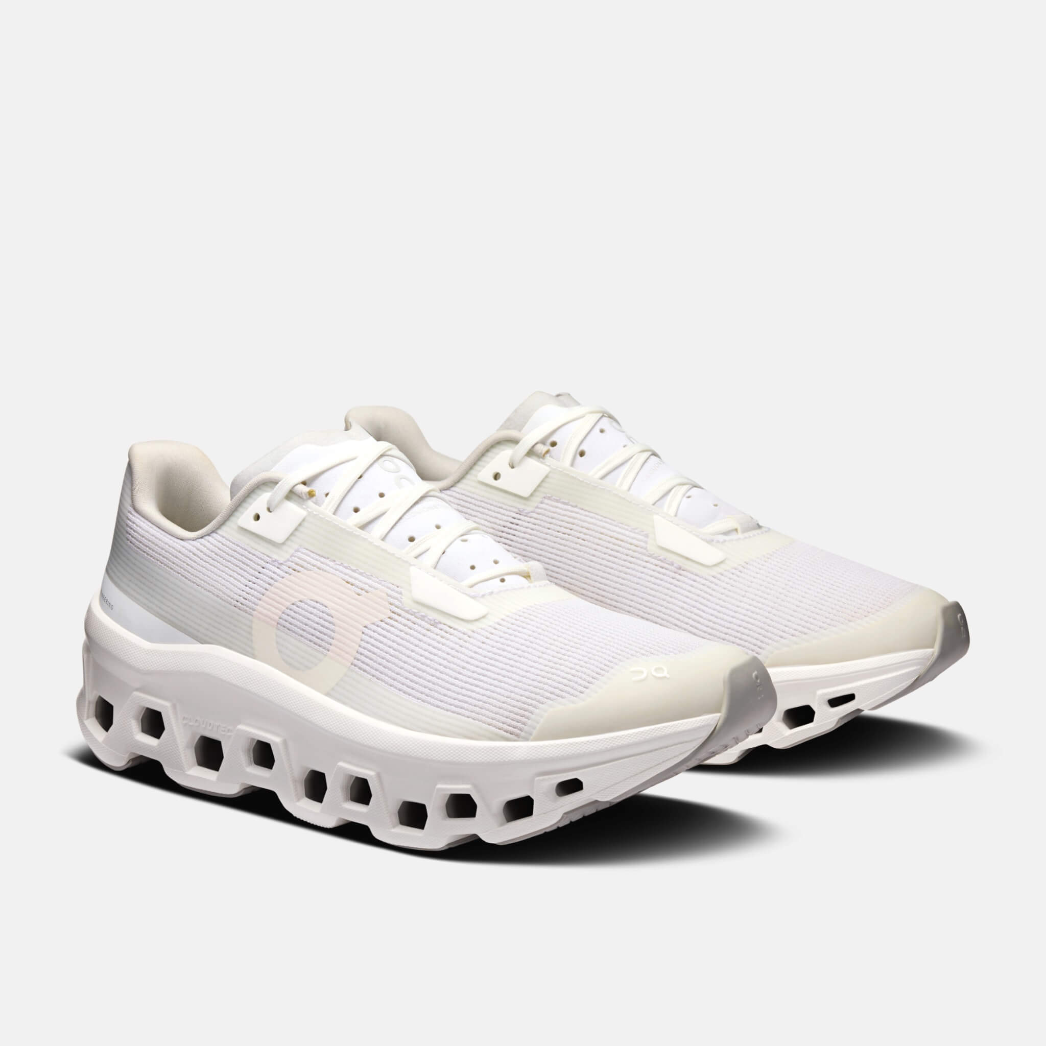 Dámské bílé běžecké tenisky On Cloudmonster Void
