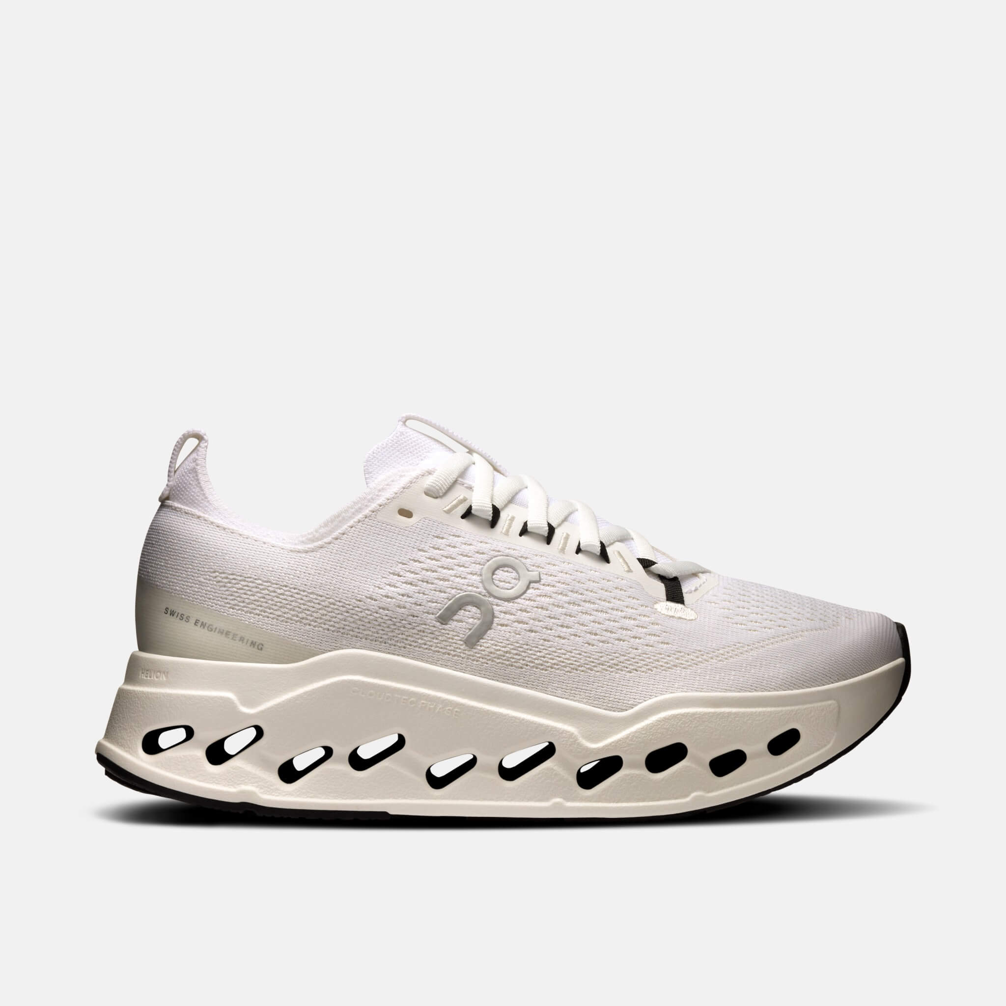 Dámské bílé běžecké tenisky On Cloudsurfer Max