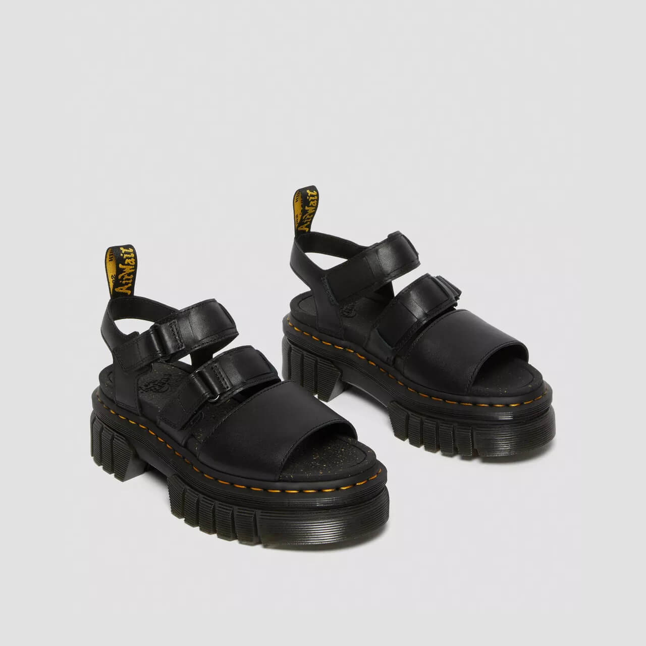 Dámské černé sandály Dr. Martens Ricki 3-Strap