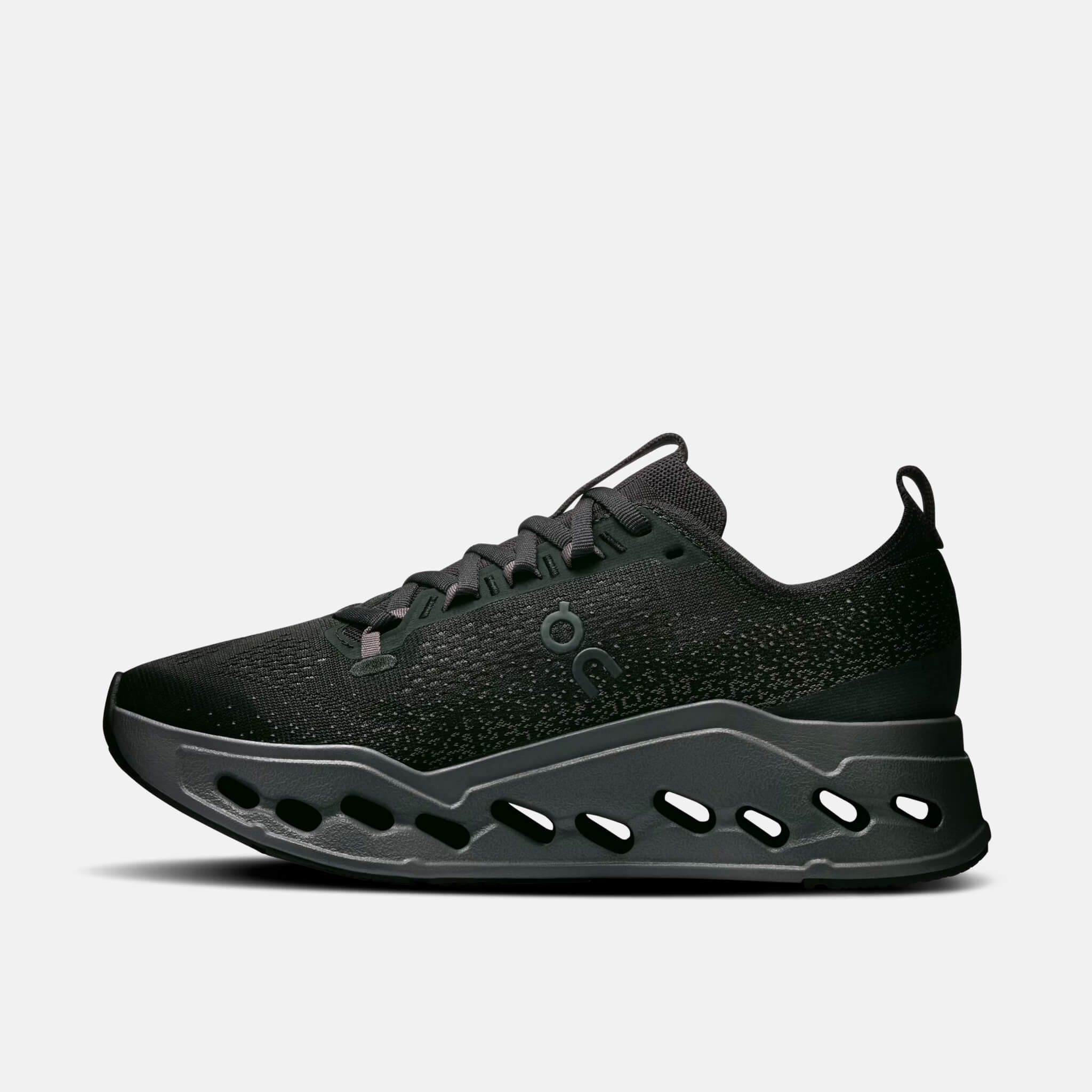 Dámské černé běžecké tenisky On Cloudsurfer Max