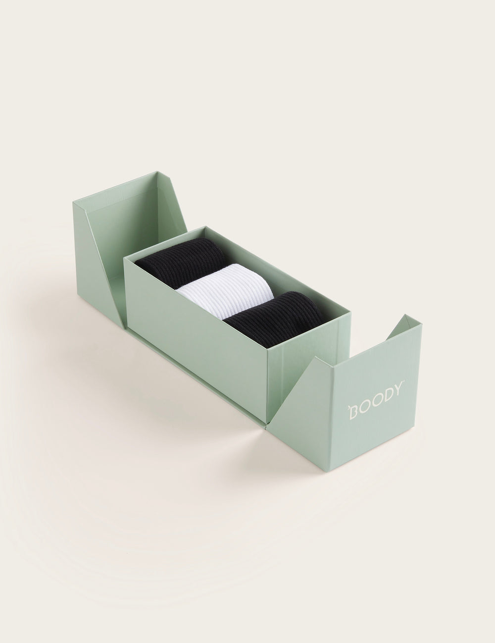GB3CCB_01_G_FY25J_BLACK_WHITE_BLACK_3-Pack_Giftbox_-_Cushioned_Crew_Socks_1(1).jpg