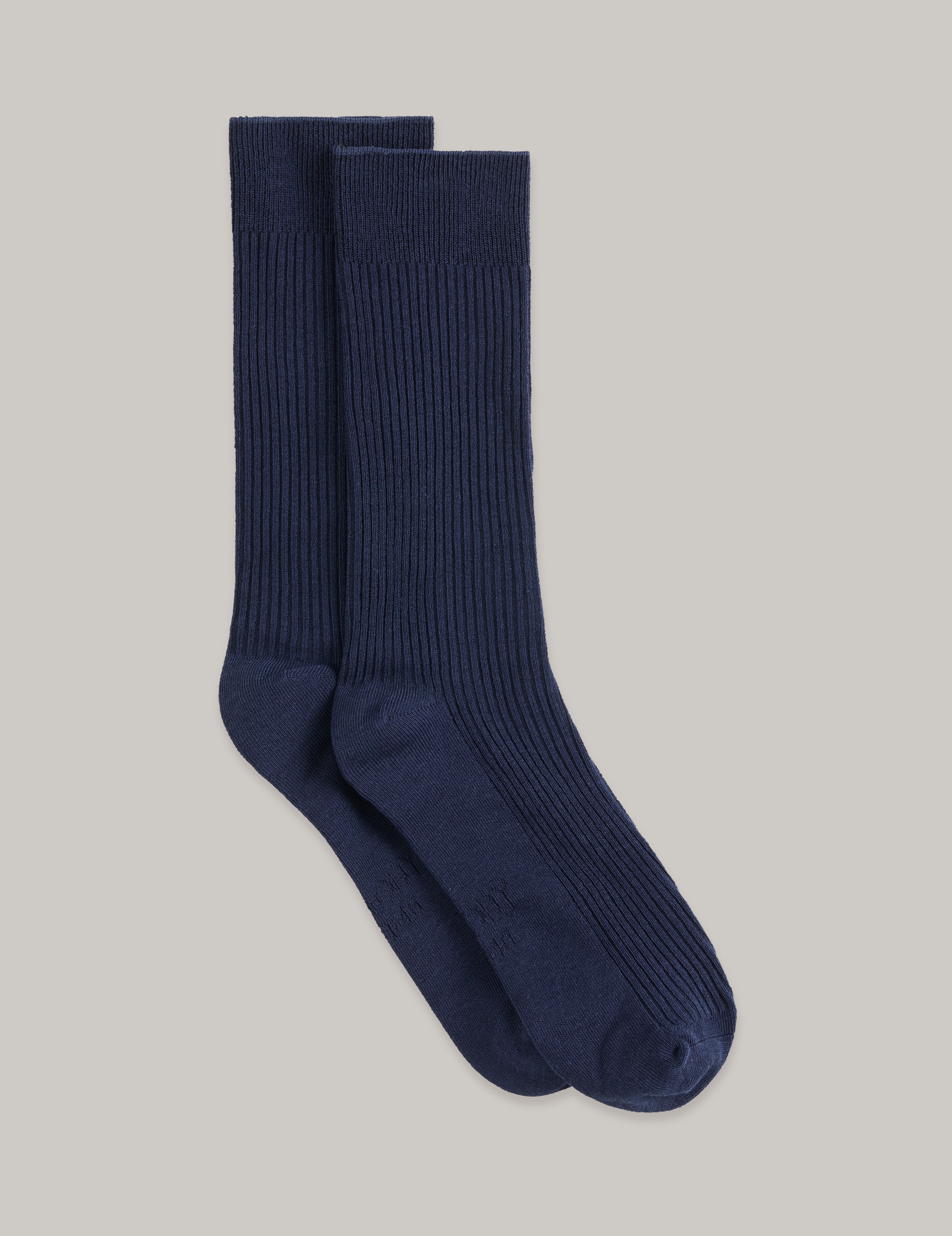 SCCUNV_01_BS062_NVY_Ribbed-Crew-Socks_NAVY_Ghost.jpg