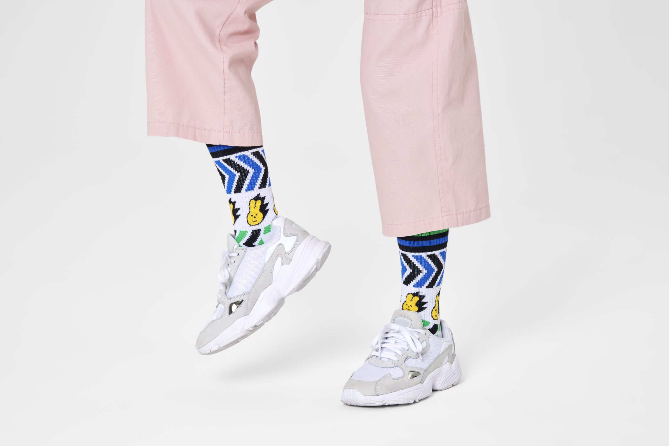 Bílé ponožky Happy Socks, vzor Speed // KOLEKCE ATHLETIC