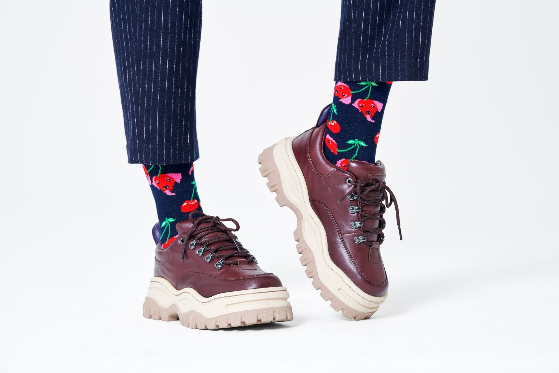 Tmavě modré ponožky Happy Socks s třešněmi a psy, vzor Cherry Dog
