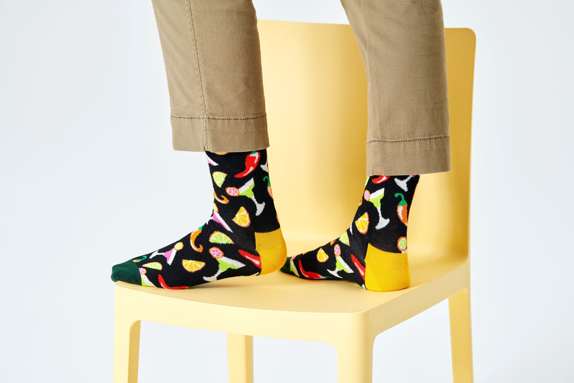Černé ponožky Happy Socks s margaritami, vzor Drink