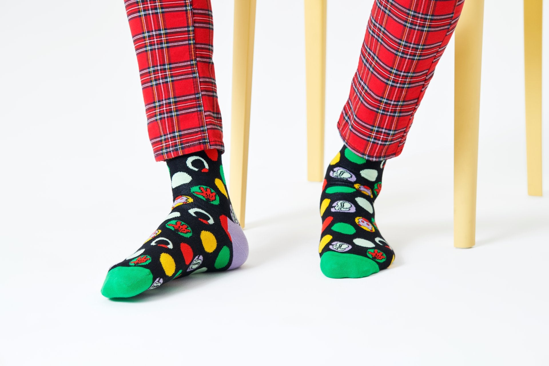 Zeleno-černé ponožky s puntíky Happy Socks x Disney